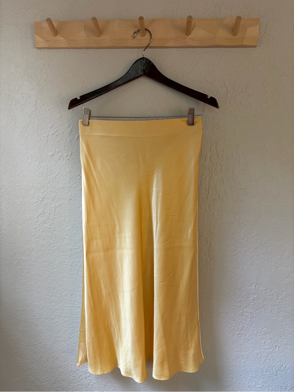 Quince Washable Silk Midi Skirt in Yellow